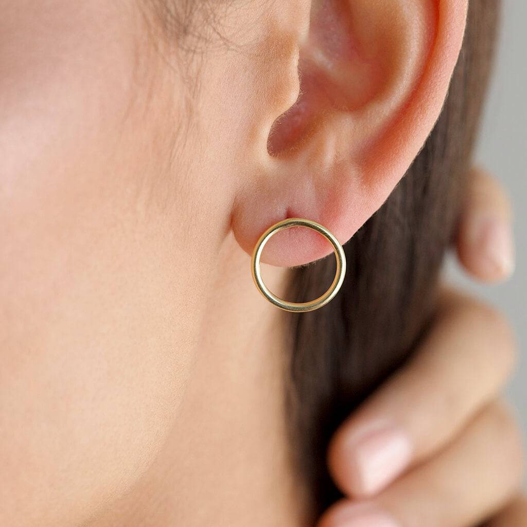 DELICATE CIRCLE STUD - Trove & Co.