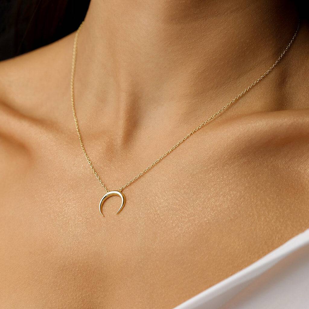 CRESCENT MOON NECKLACE - Trove & Co.