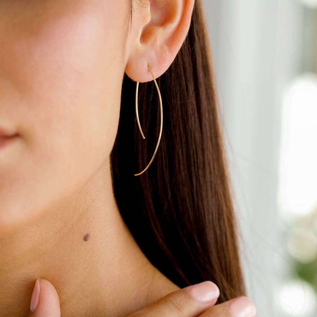 Curved earrings with arc threader