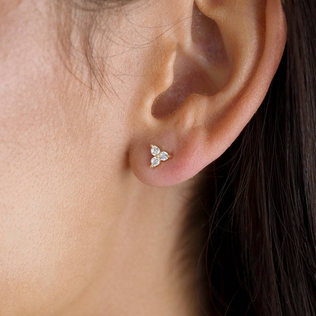 DAINTY 3 STONE EARRINGS - Trove & Co.