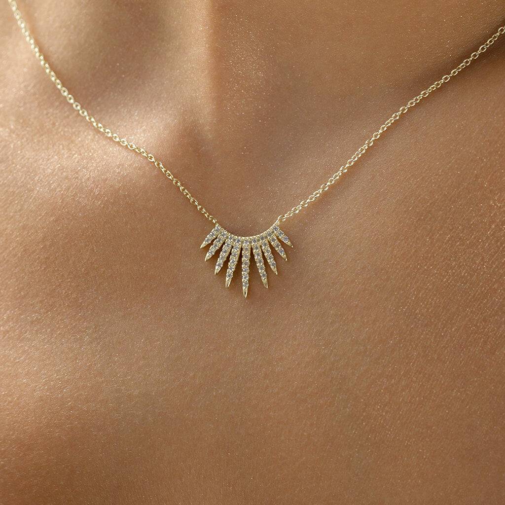FAN NECKLACE - Trove & Co.