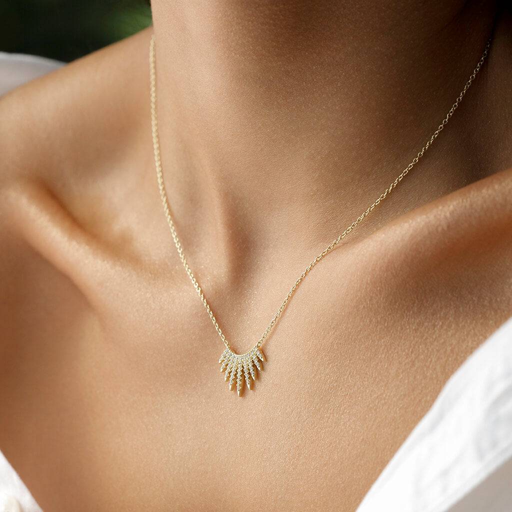 FAN NECKLACE - Trove & Co.