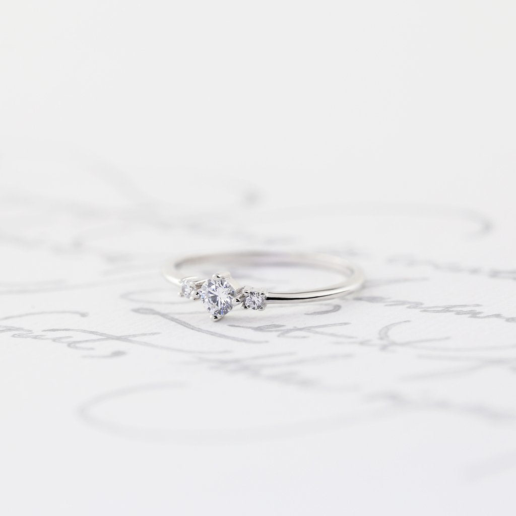 MINIMALIST 3 STONE RING - Trove & Co.