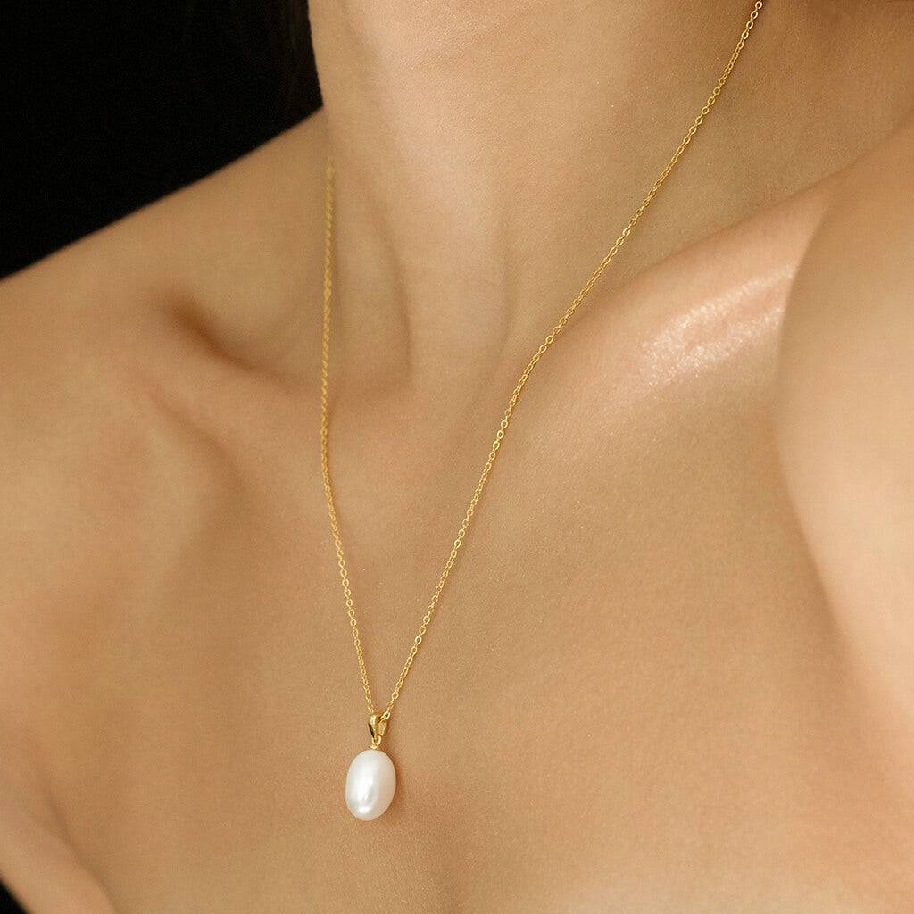 gold necklace with pearl drop - Trove & Co.
