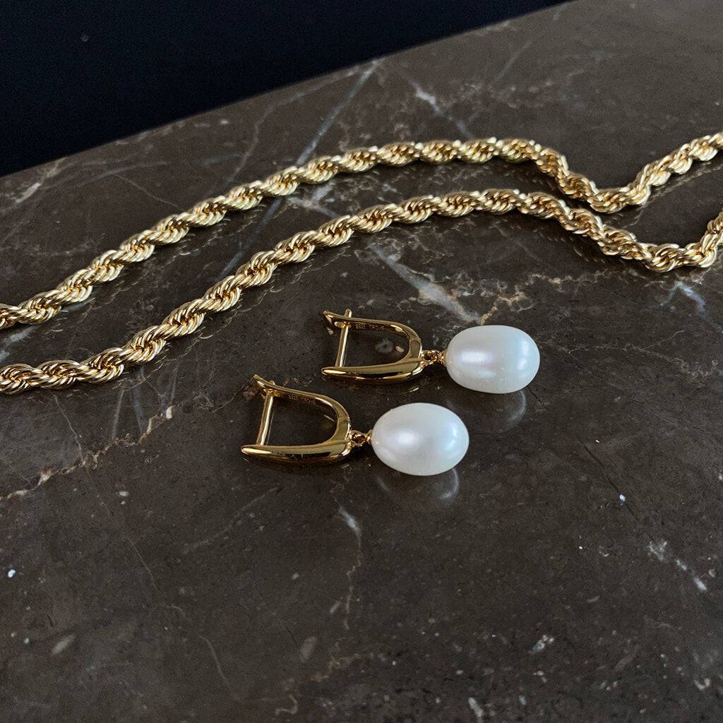 rose gold pearl drop earrings - Trove & Co.