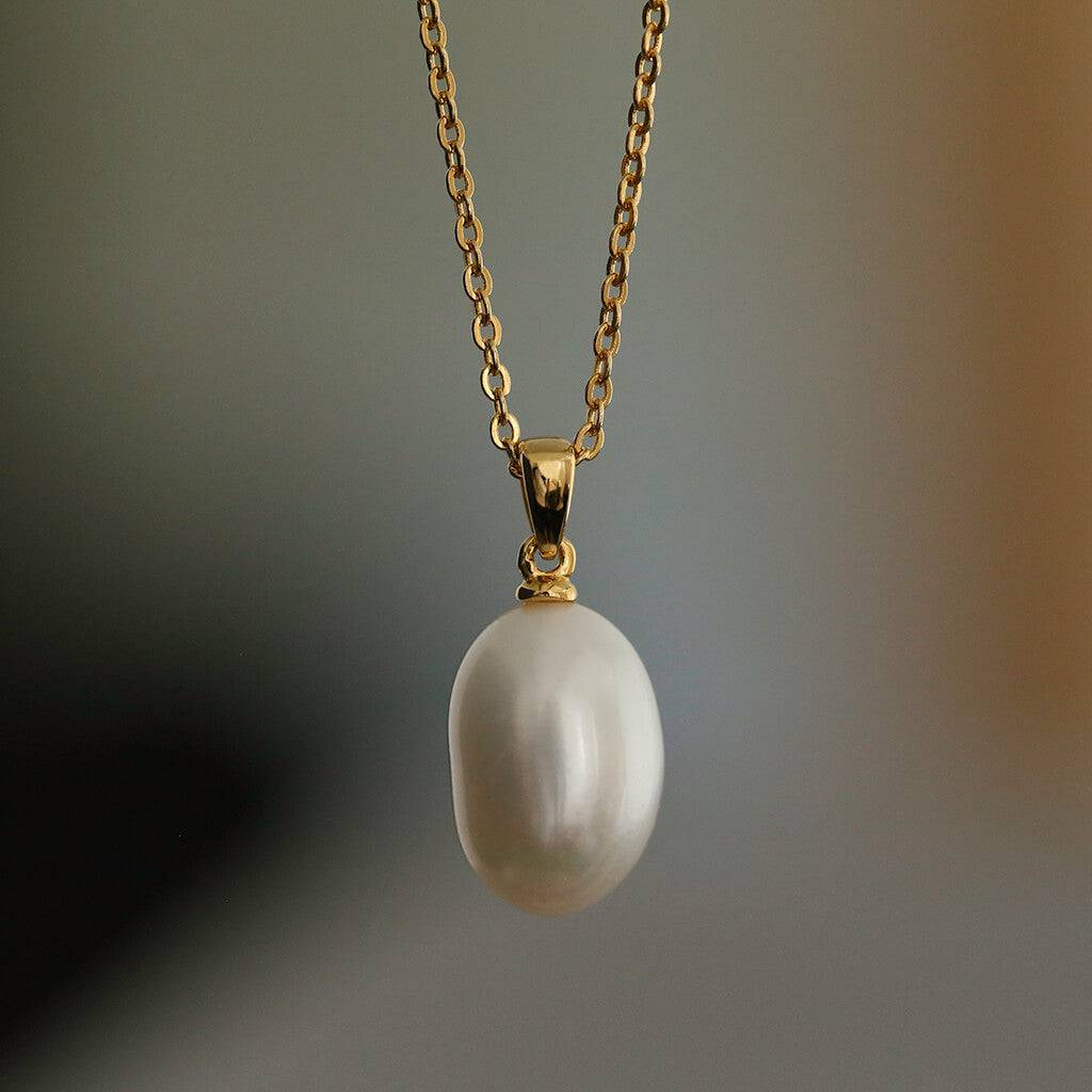 pearl drop pendant necklace - Trove & Co.