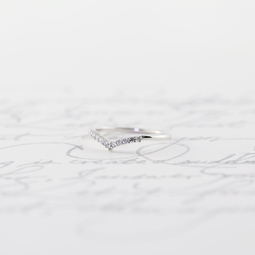 DELICATE CHEVRON RING - 14K GOLD VERMEIL - Trove Candles