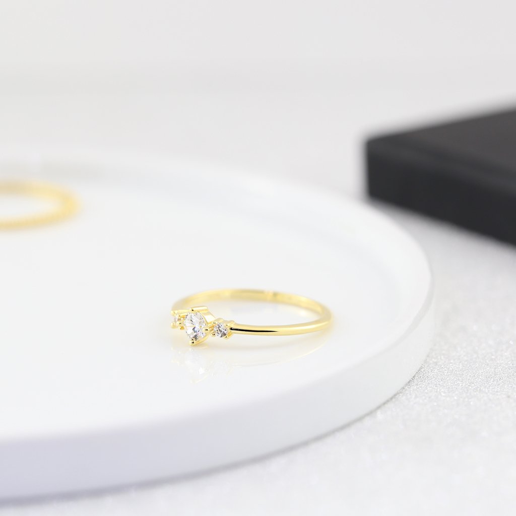 MINIMALIST 3 STONE RING - 14K GOLD VERMEIL - Trove Candles