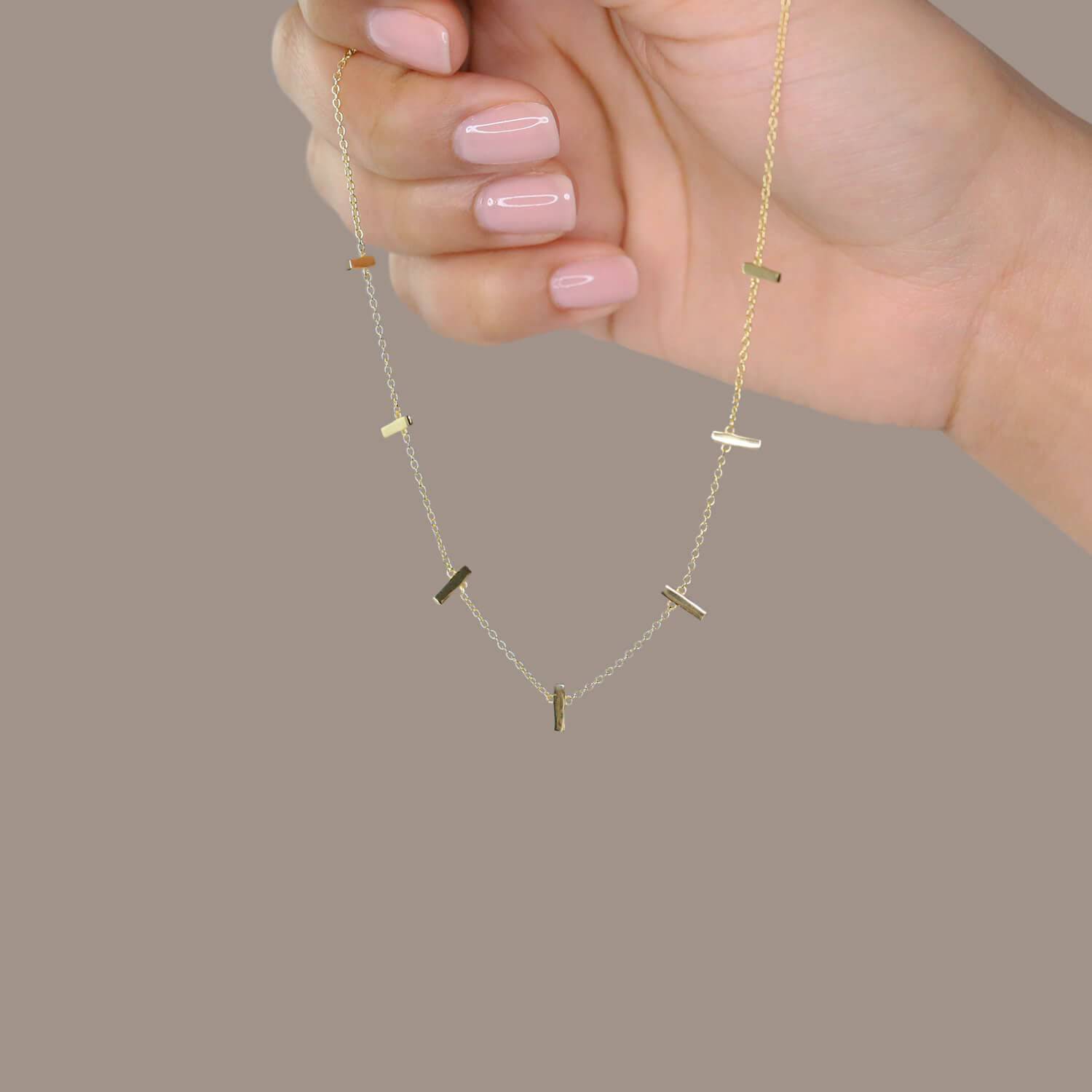 Dainty gold bar necklace - Trove & Co.