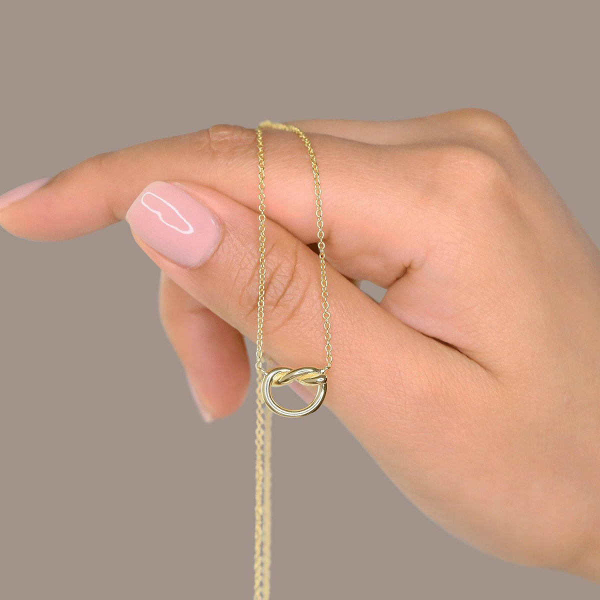 KNOT NECKLACE - Trove & Co.