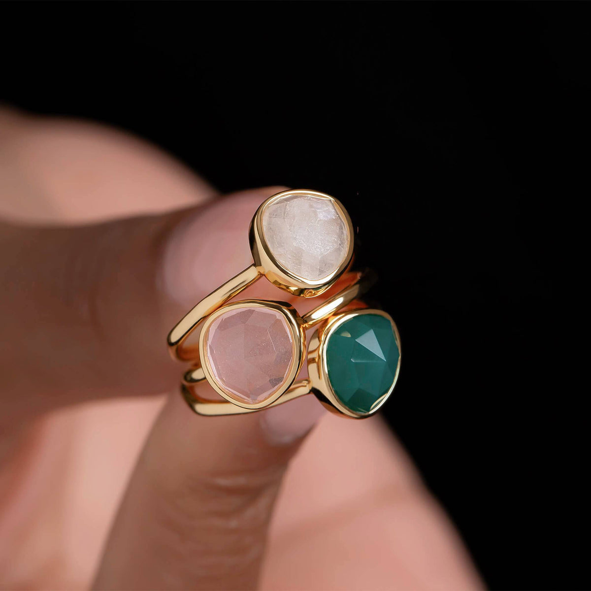 LUNA RING - Rainbow Moonstone - Trove & Co.