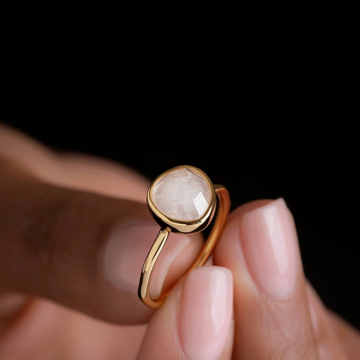 LUNA RING - Rainbow Moonstone - Trove & Co.