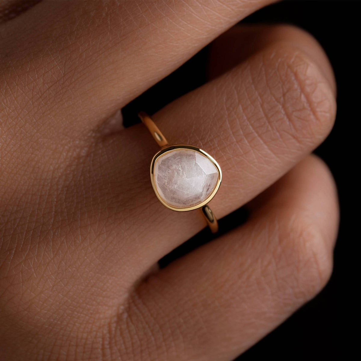 LUNA RING - Rainbow Moonstone - Trove & Co.