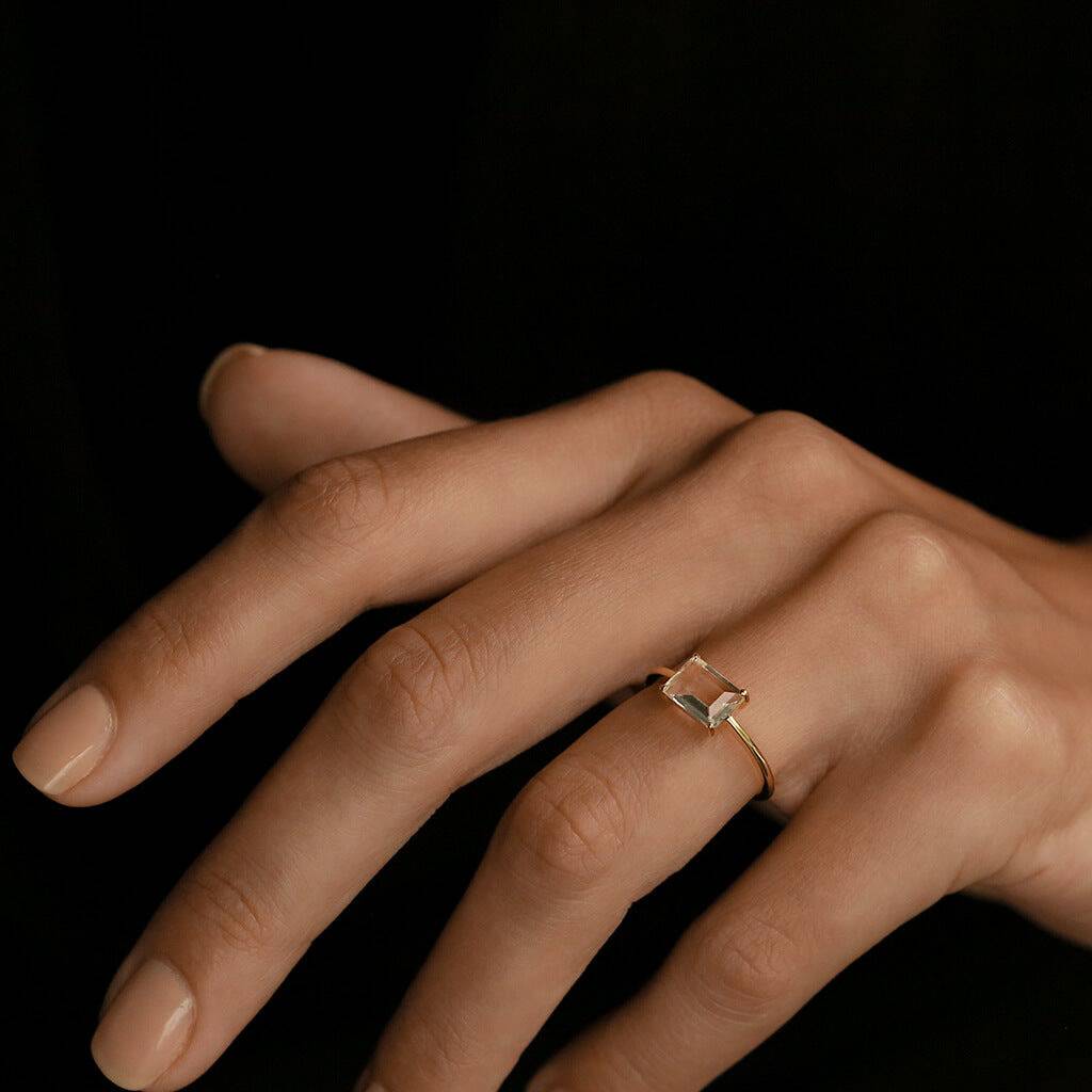 Clear quartz muse gold ring
