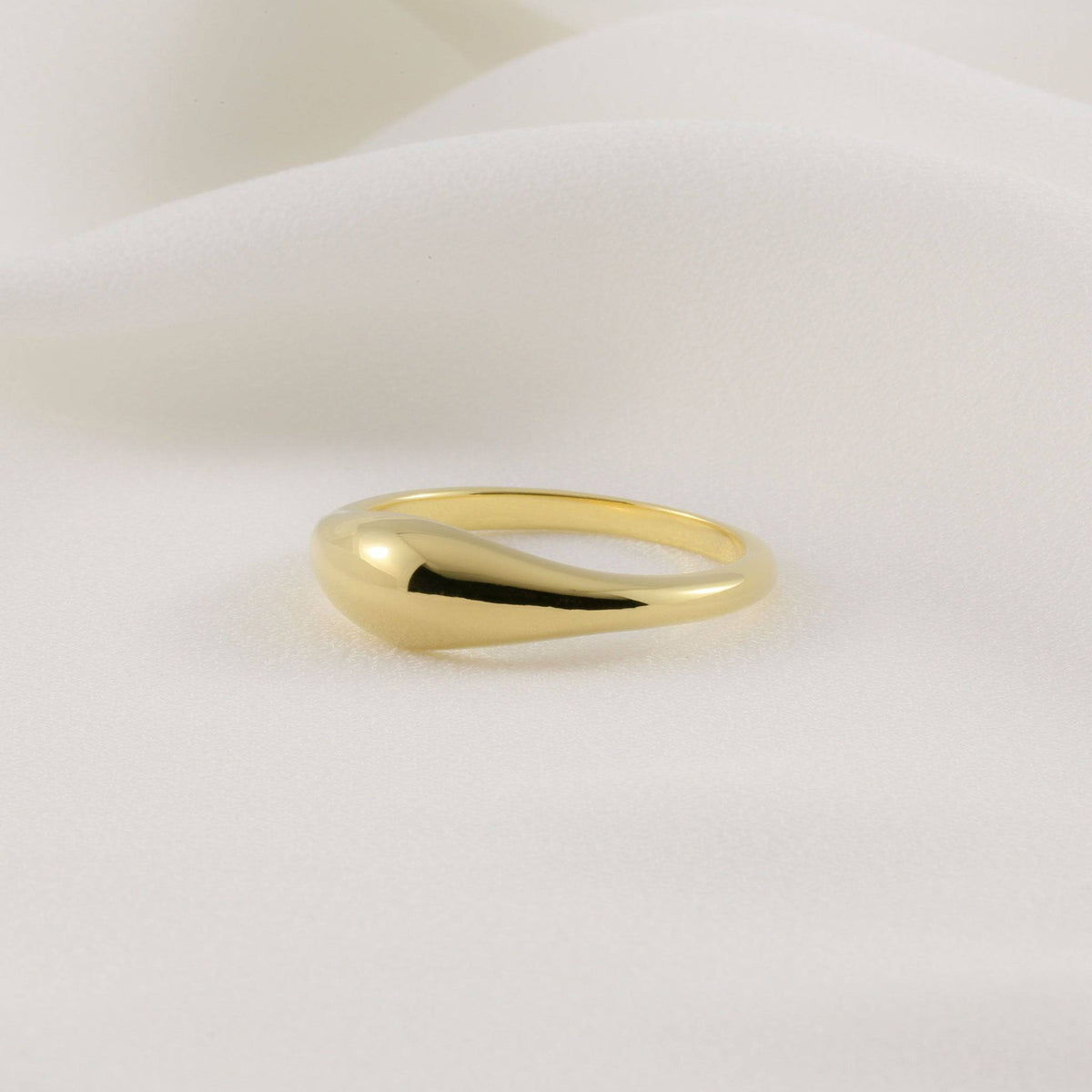 Curved dome ring gold - Trove & Co.