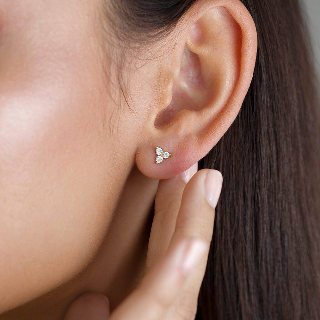 DAINTY 3 STONE EARRINGS - Trove & Co.