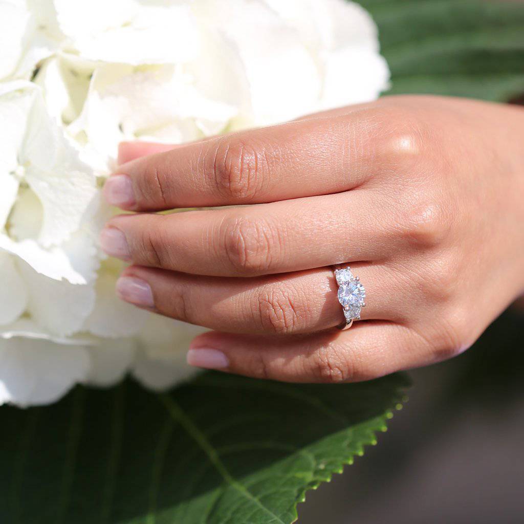 Radiance ring on the finger - Trove & Co.